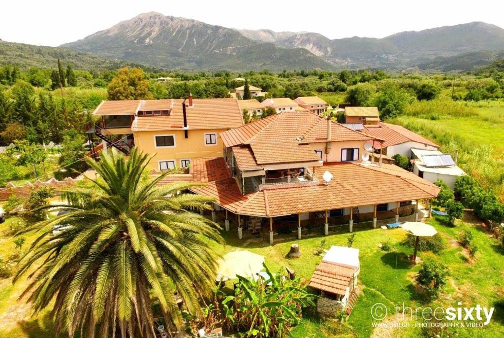 Orange Apartments Vassiliki Esterno foto